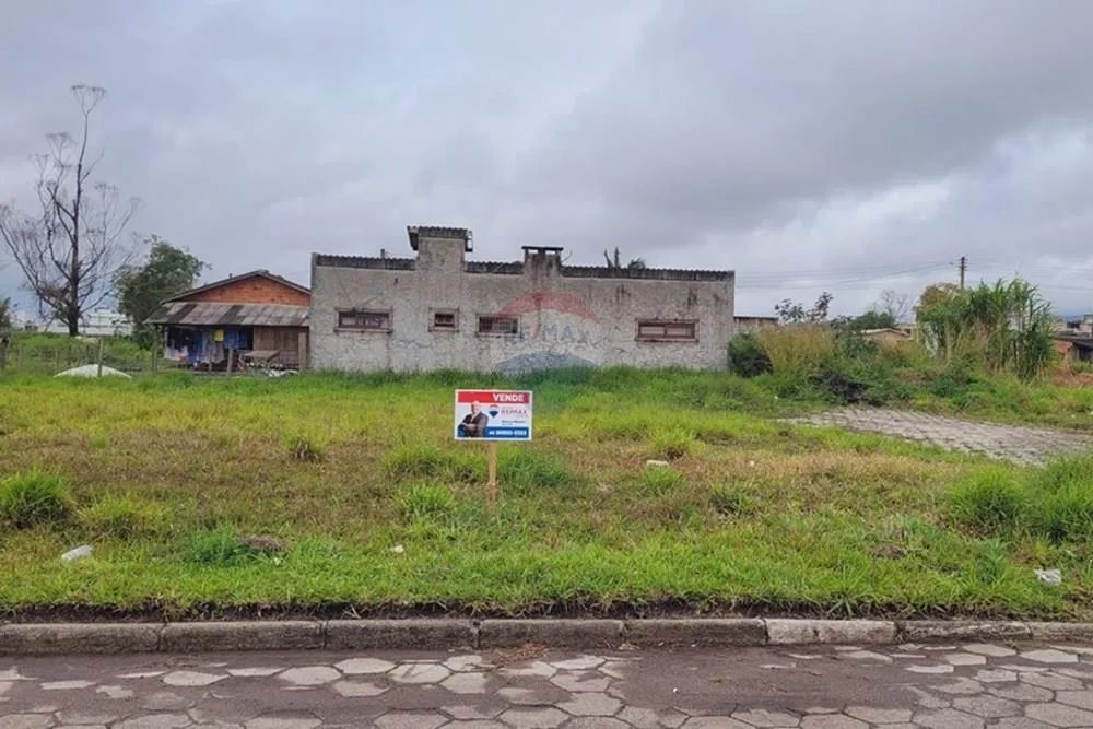 Terreno de Esquina, 483m², São Pedro/Sombrio!