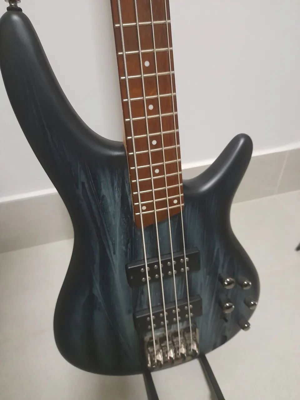 Baixo Ibanez Sr300E SVM 4 cordas - Foto 2