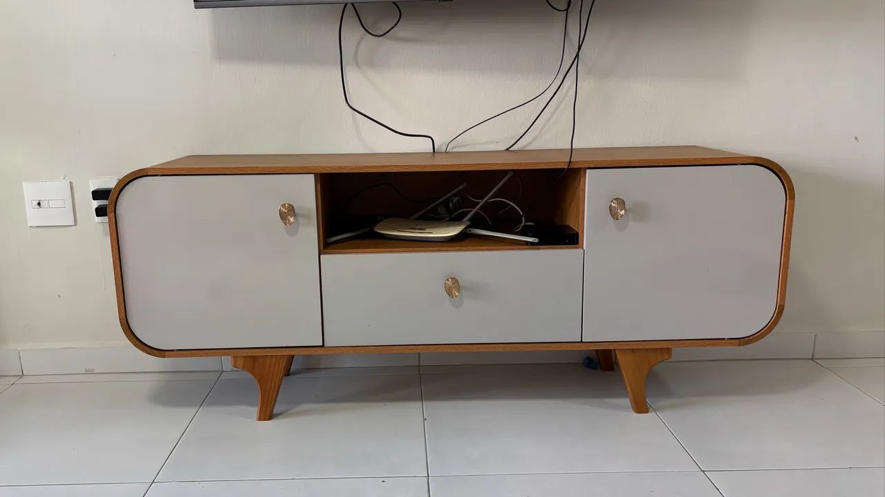 Rack 160cm para sala moderno e estiloso 
