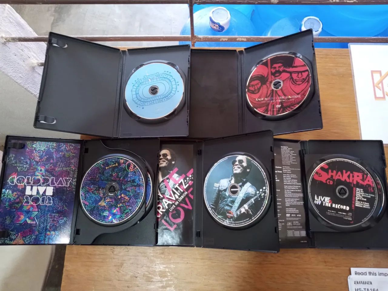 Vendo Lote com 10 DVDS originais de bandas Internacionais (de