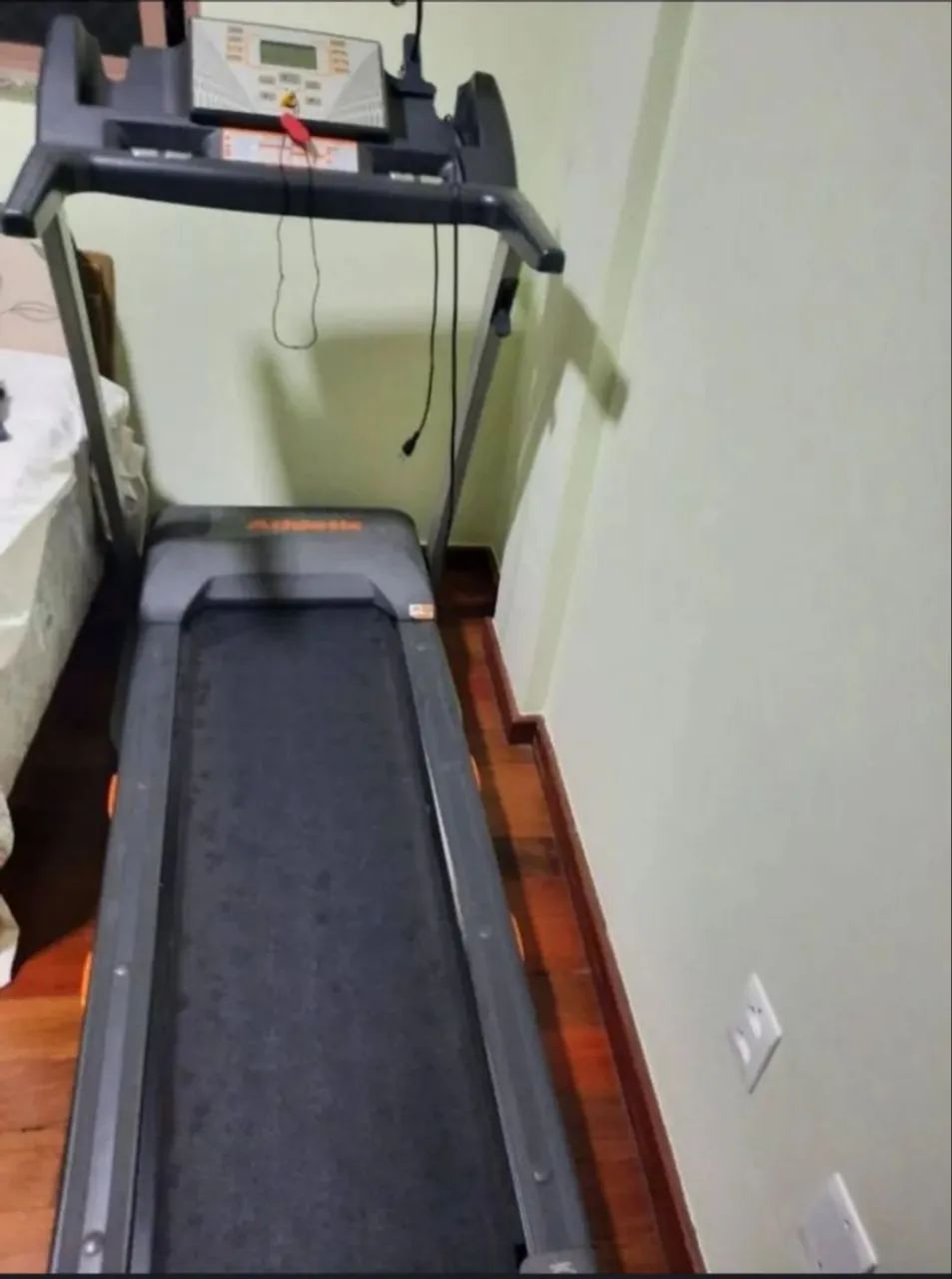 Esteira Athletic 520EE