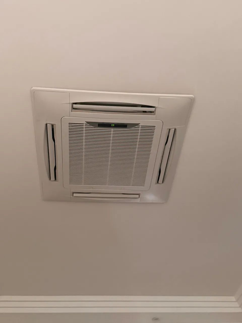 Ar condicionado cassete komeco 48mil btus  - Foto 2