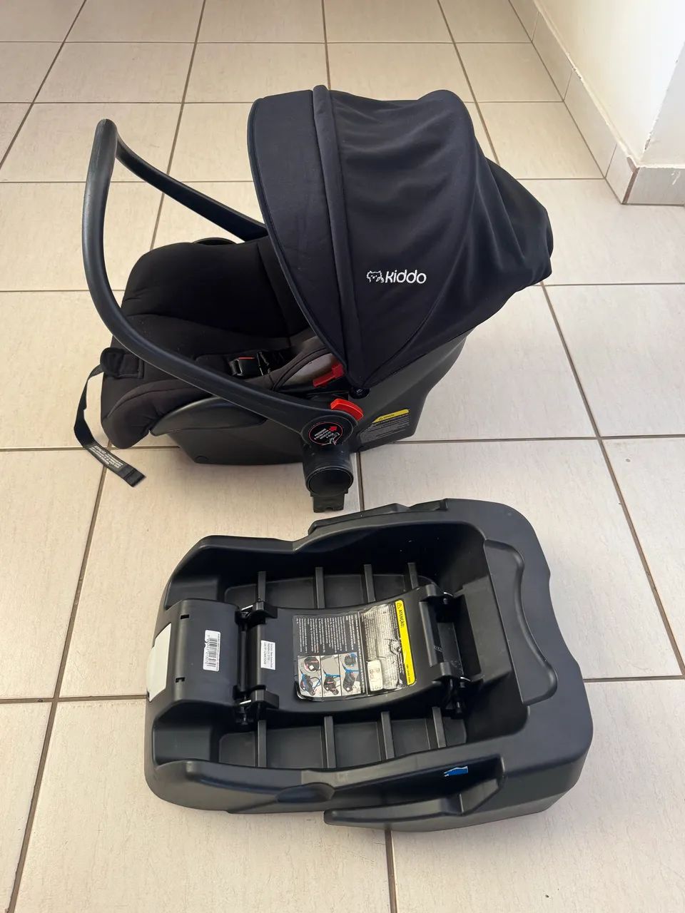 Carrinho com bebê conforto e base kiddo  - Foto 3