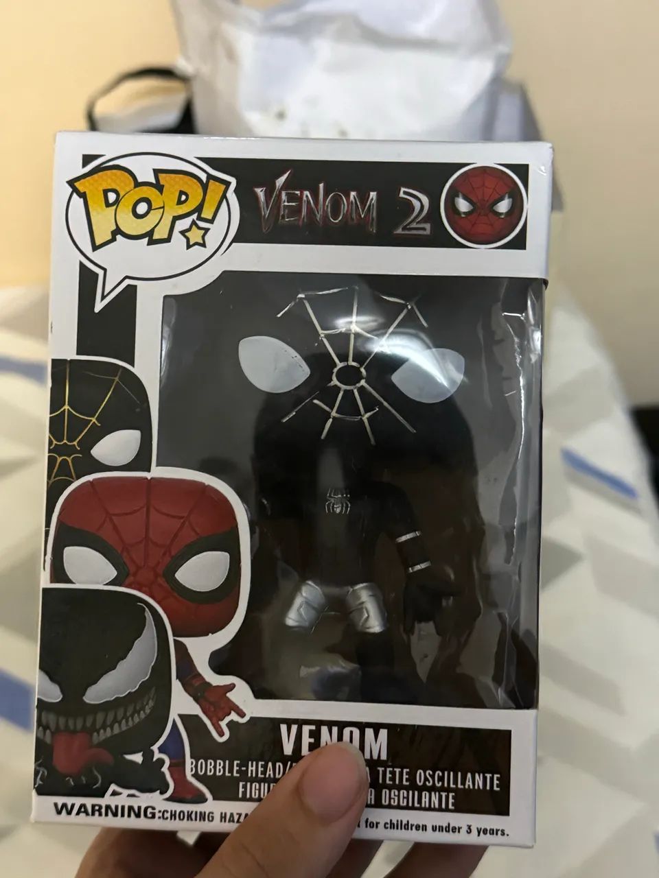 Funkos marvel e pokemom 