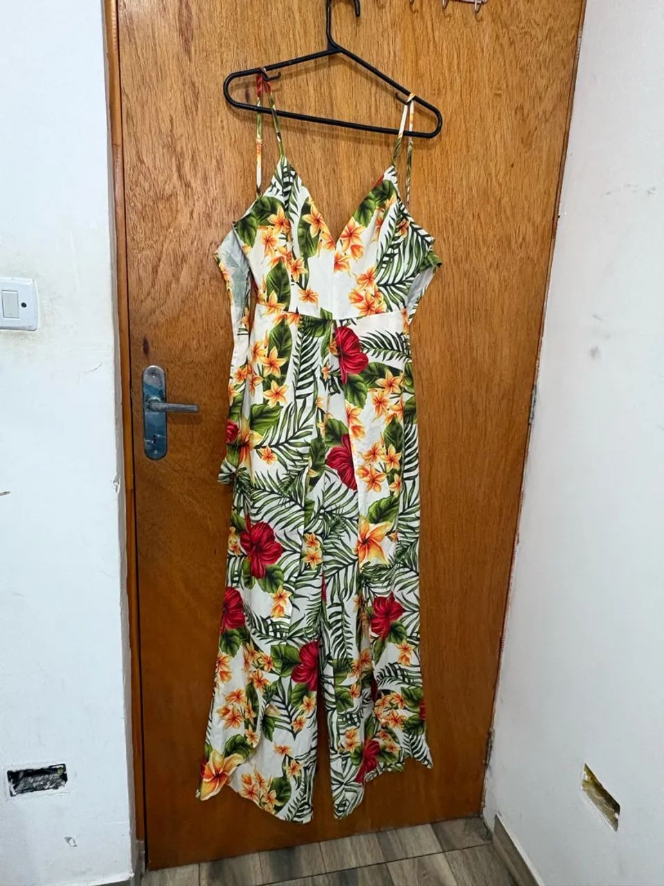 Macacão florido FOREVER 21 tamanho P