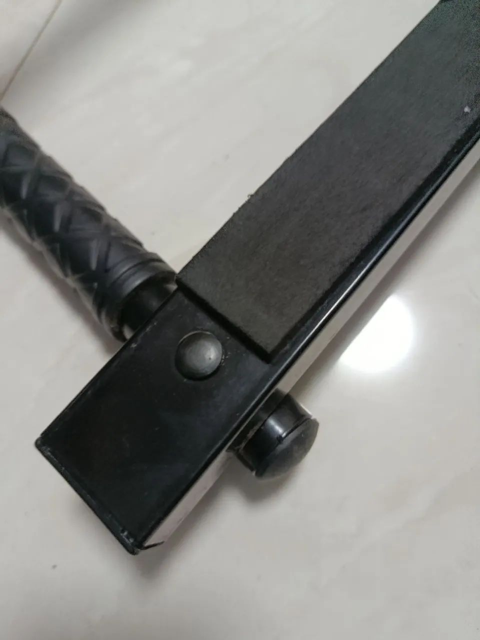 Barra multifuncional de porta (também conhecida como pull-up bar ou workout bar) - Foto 6