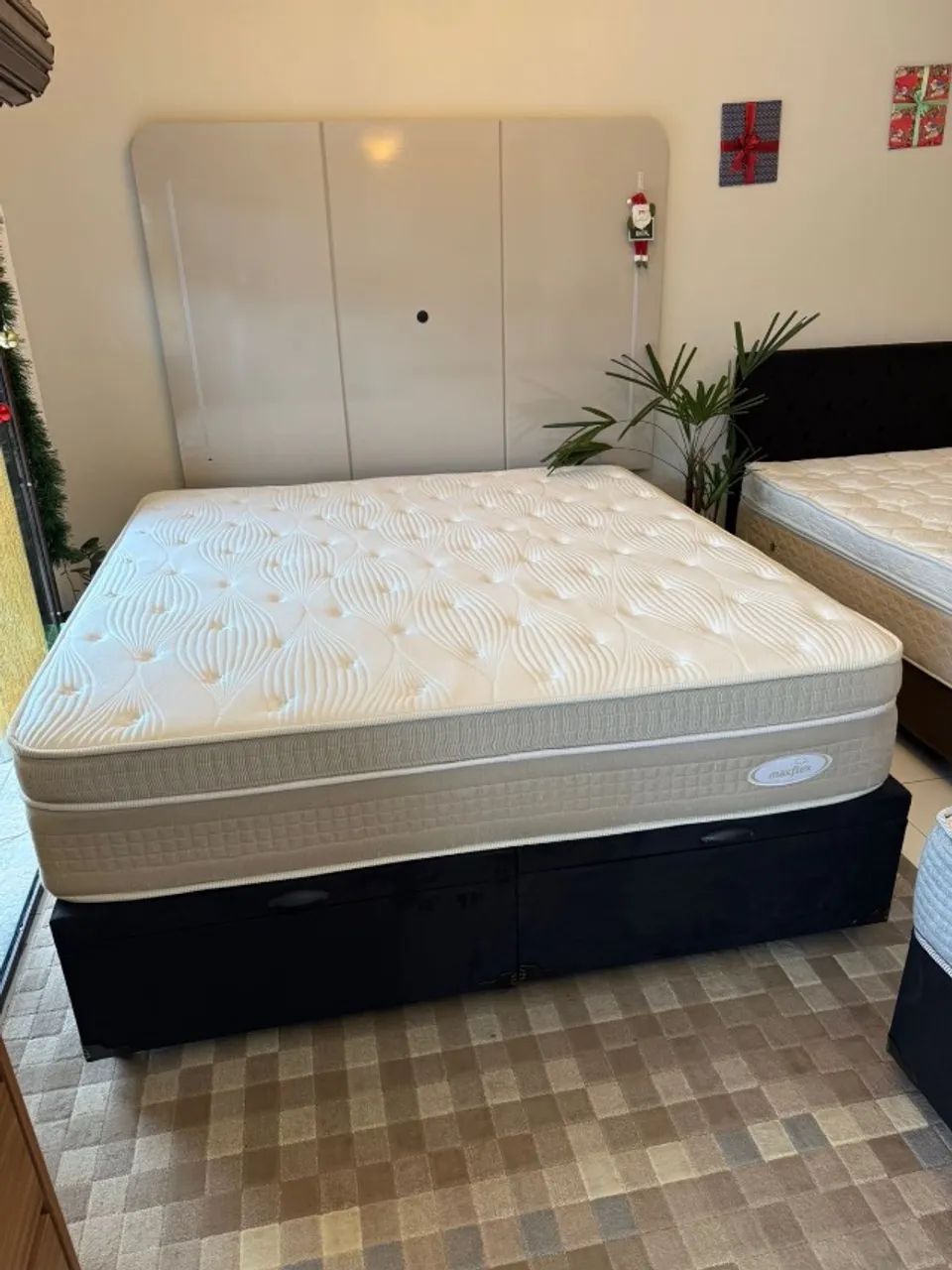Cama KING COM BAÚ E COLCHÃO MAXFLEX SEMINOVO - Entrego!  - Foto 2