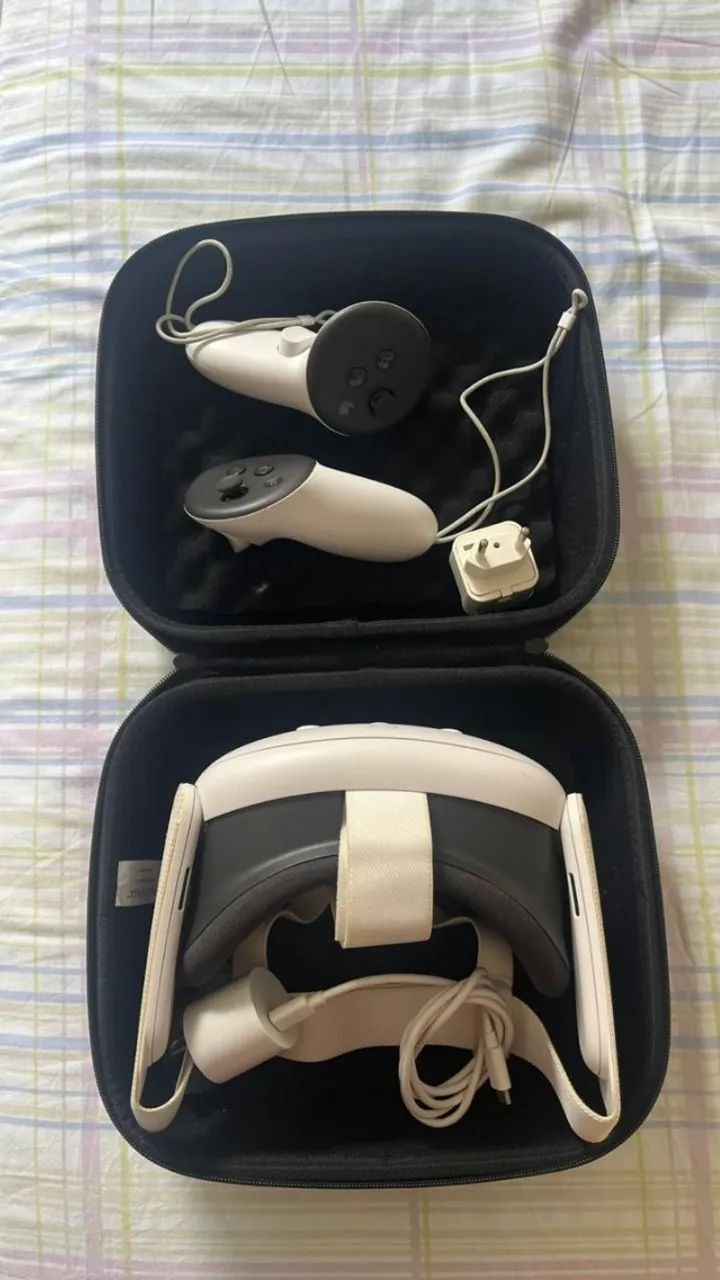 Meta Quest 3 - 128gb - Completo com Case - USADO - Foto 4