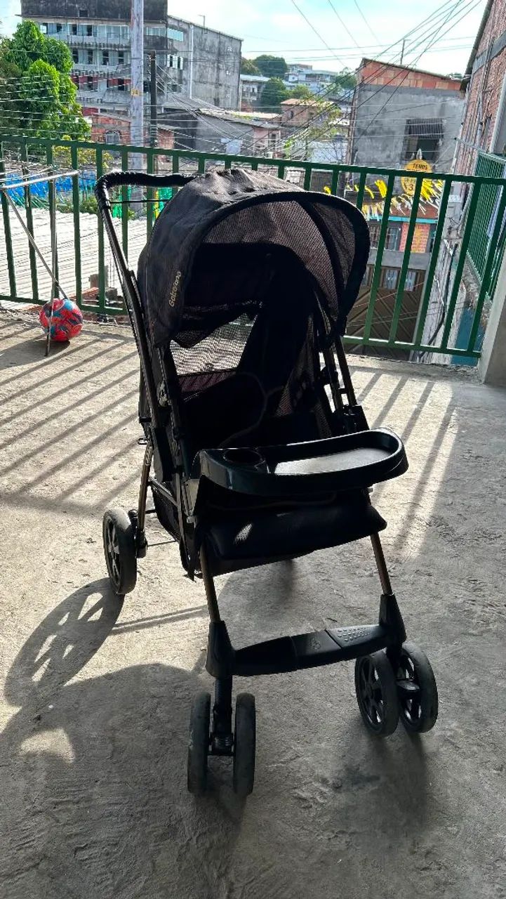 Vendo carrinho de bebê em bom estado  - Foto 4