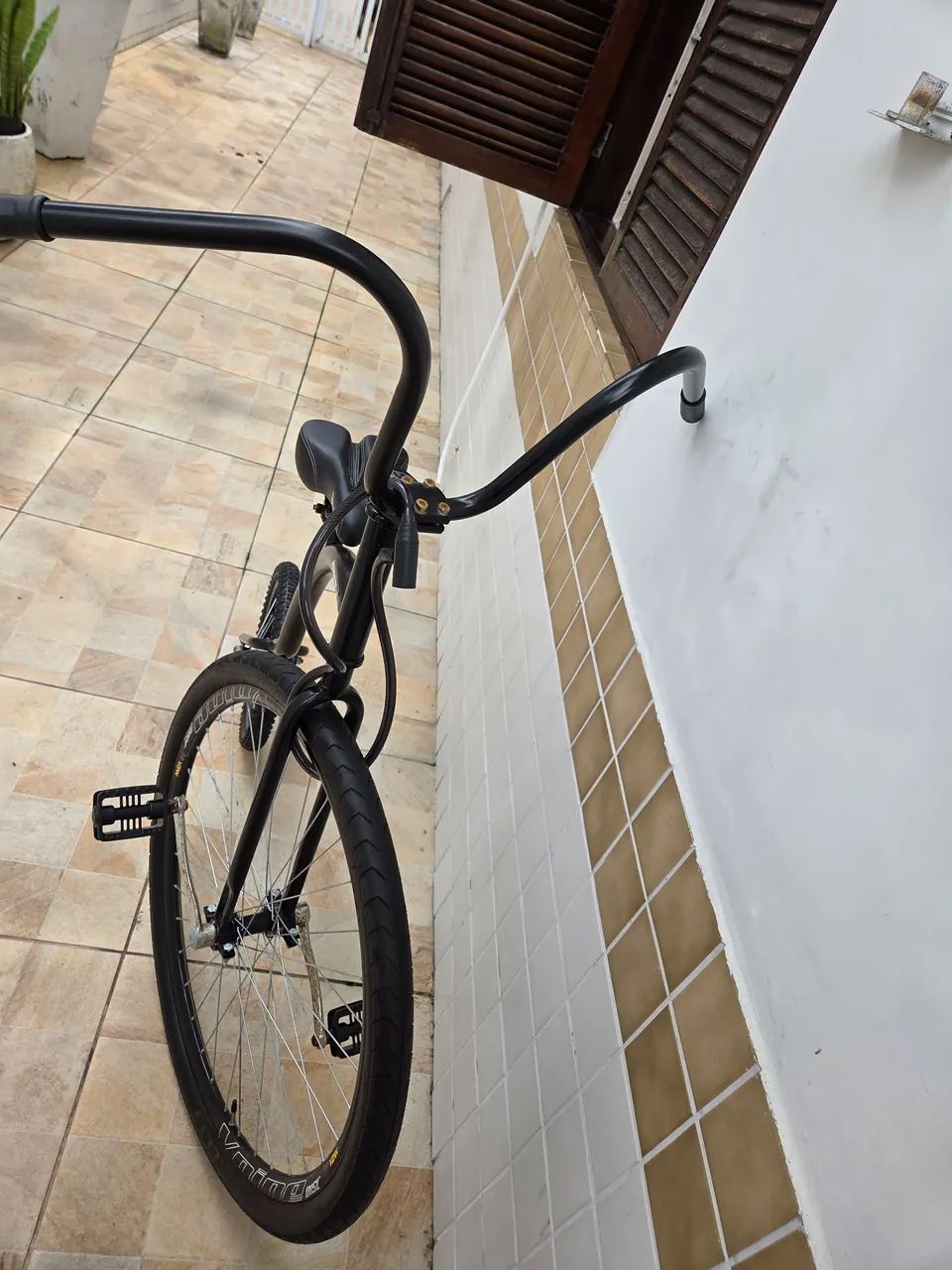 Bicicleta retrô estilo penny-farthing. - Foto 2
