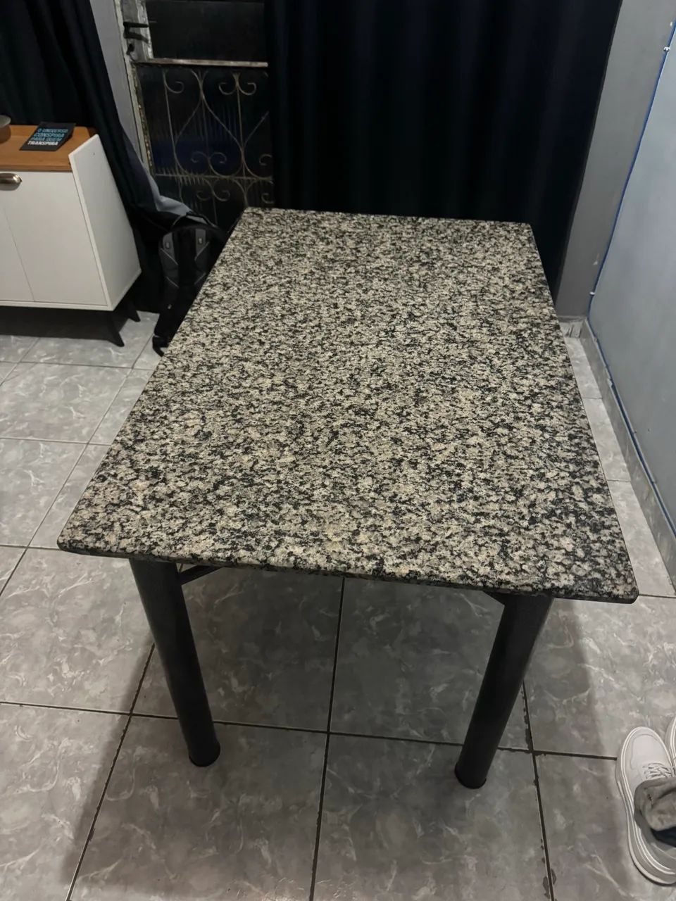 Vende se mesa em marmore
