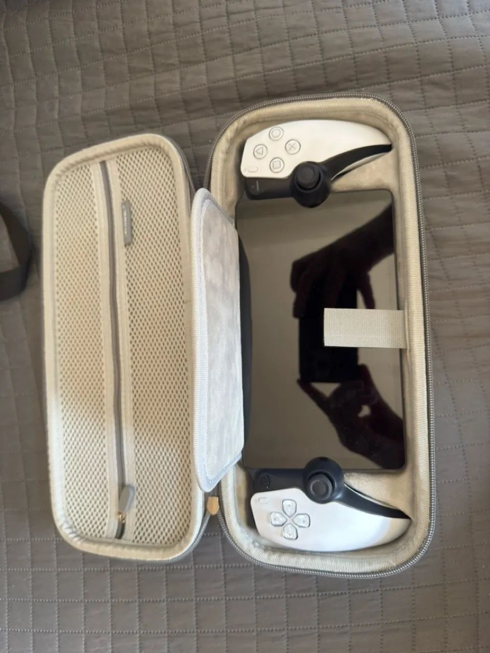 PLAYSTATION PORTAL + CASE  - Foto 2