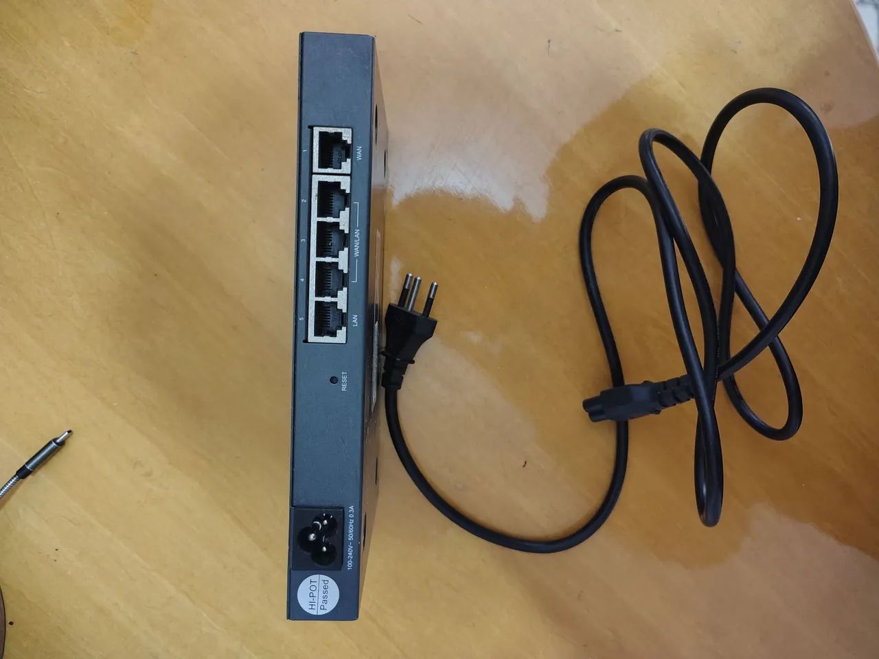 Roteador Load Balance TP-Link TL-R470T+ Switch, conecta até 4 internet, divide carga - Foto 3