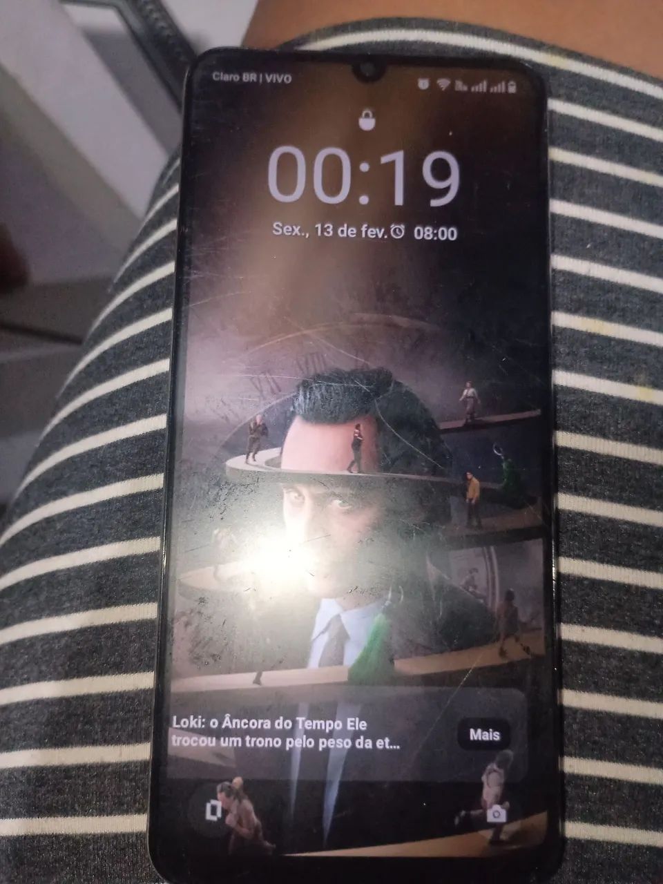 Celular sem marcas de uso