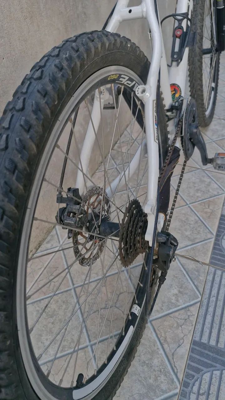 Bicicleta semi nova aro 26 - Foto 5