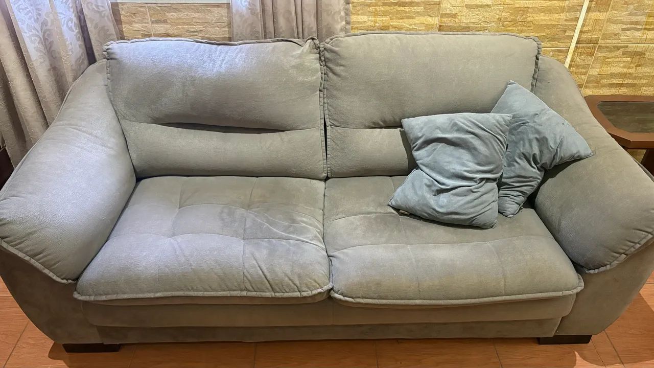 Par de Sofás Cinza Suede Suede Revestido (3 Lugares + 2 Lugares) - Excelente Estado! - Foto 3