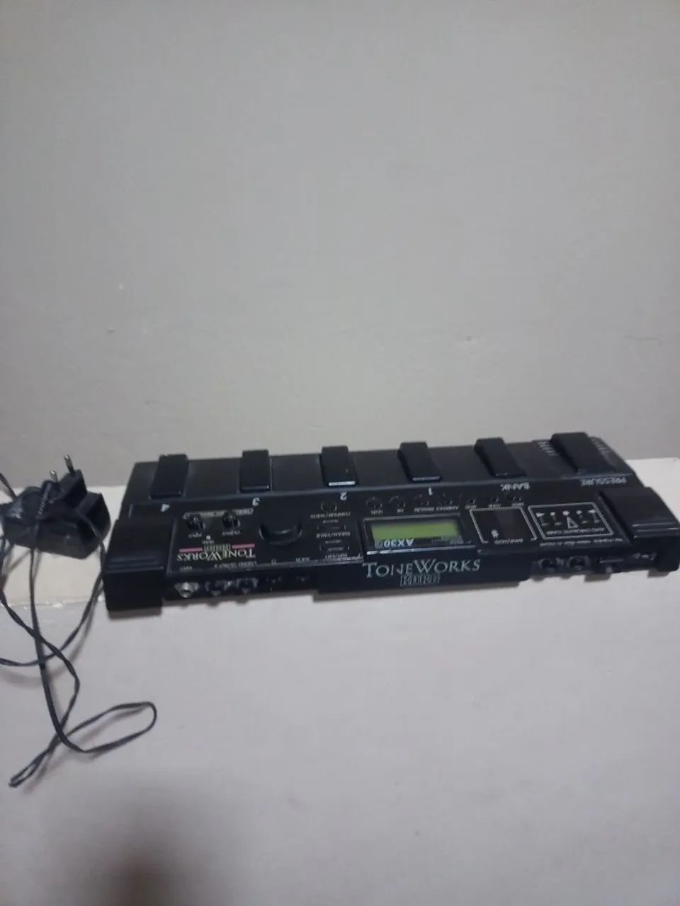 Pedaleira Korg TW