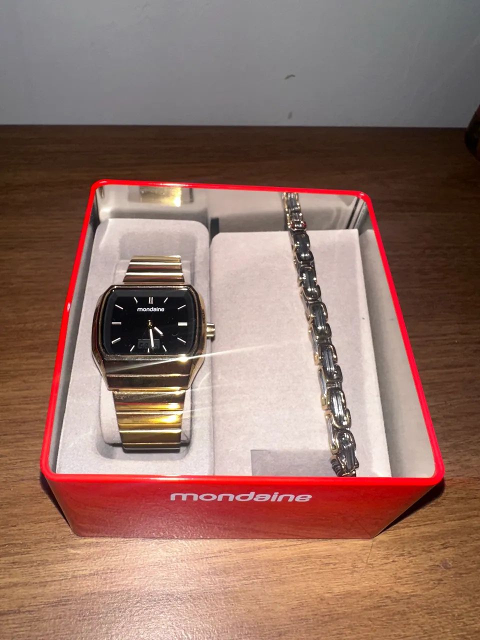 RELÓGIO MONDAINE MASCULINO DOURADO COM PULSEIRA - KIT PRESENTE - Foto 3