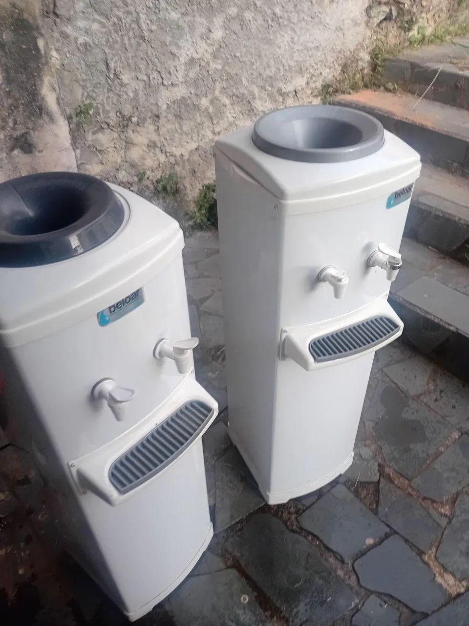 Bebedouro de coluna galão refrigerado 220v