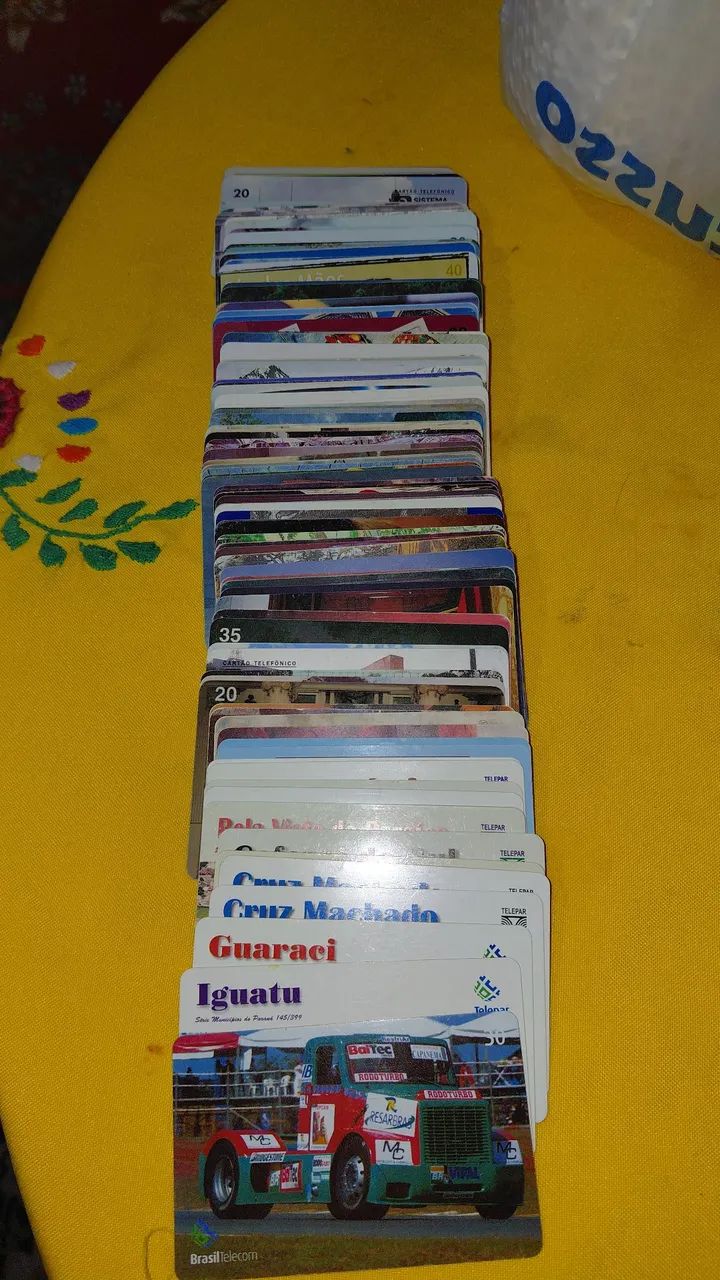 Cartões telefônicos variados. 