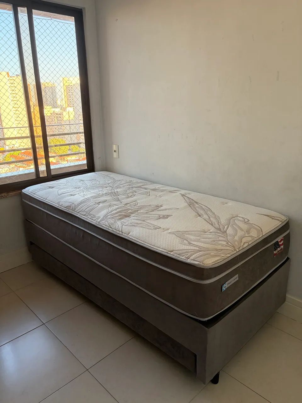     Cama Box Bicama Sealy Correct Comfort Phoenix - Impecável - Foto 2