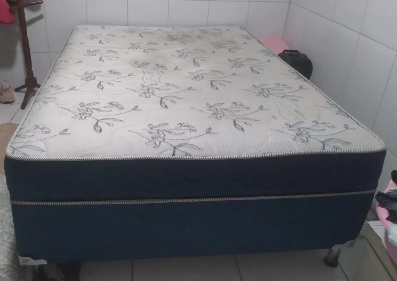 Vendo cama de casal 