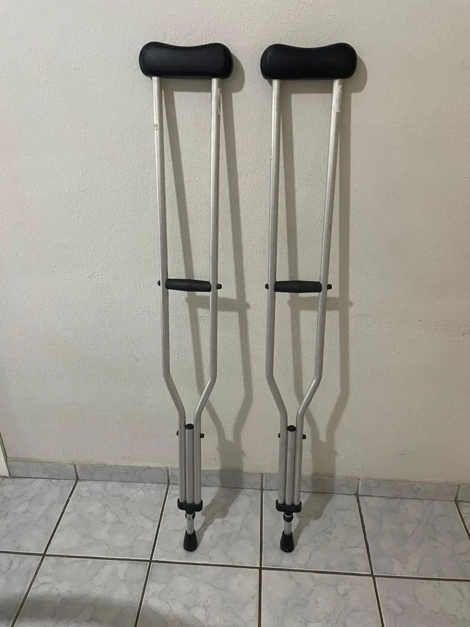 Par de Muletas Axilares em Alumínio -