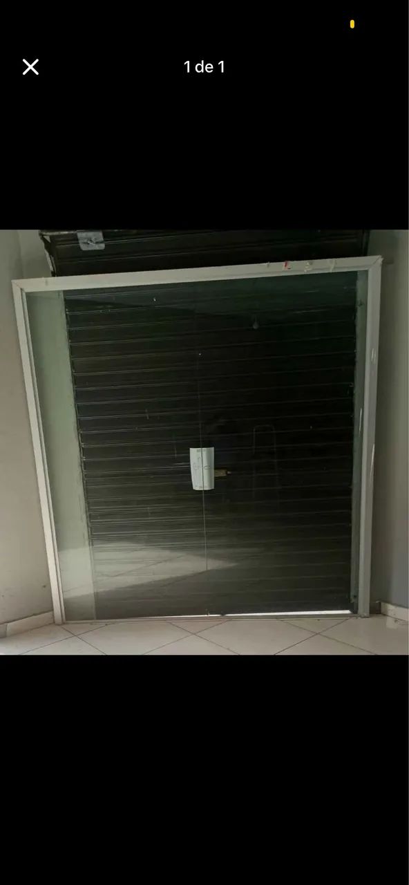 Vitrine de vidro fixa