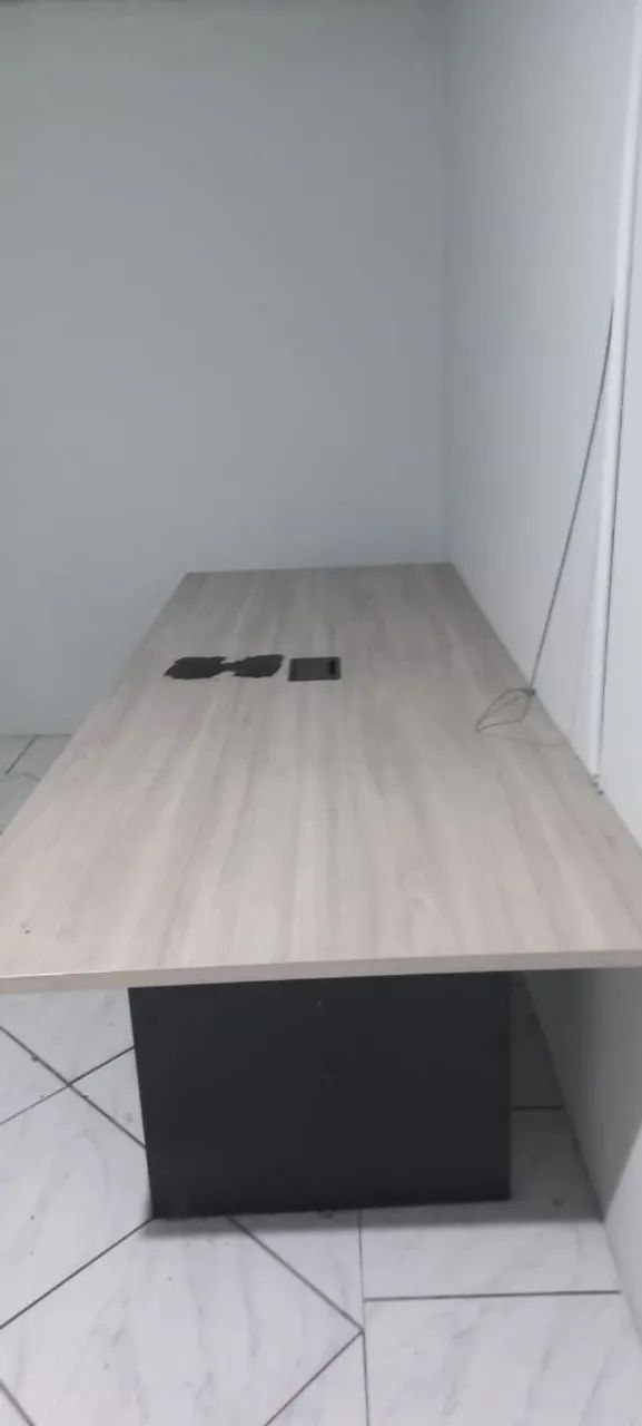 VENDO MESA GRANDE DE ESCRITÓRIO OU PARA JOGOS 