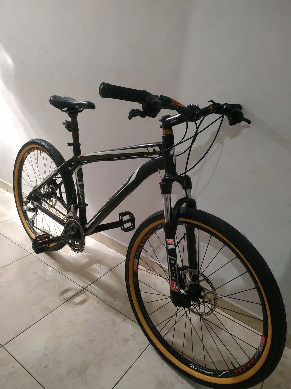 Bike Specialized Hardrock aro 26  - Foto 5