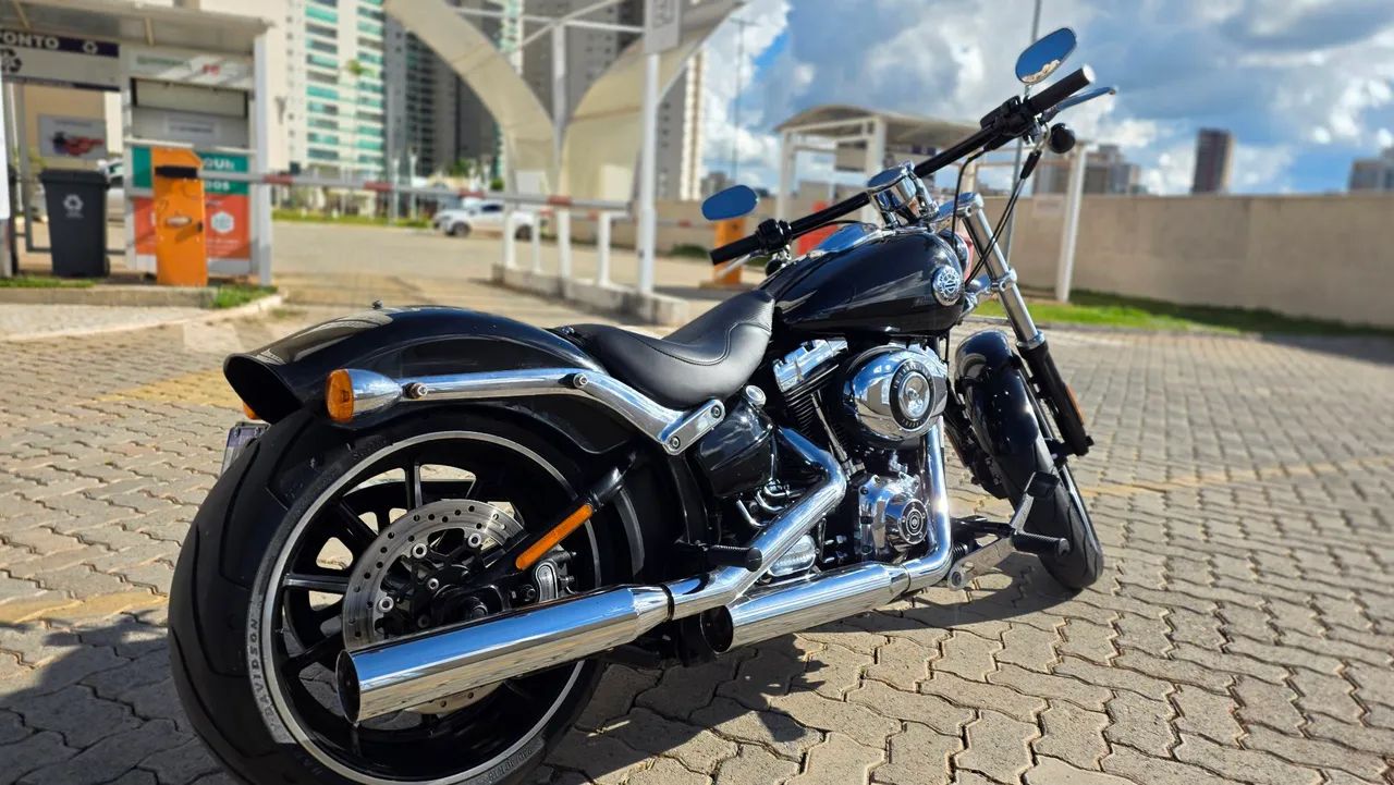Harley Davidson Breakout 2015 - 17.500km - Foto 3