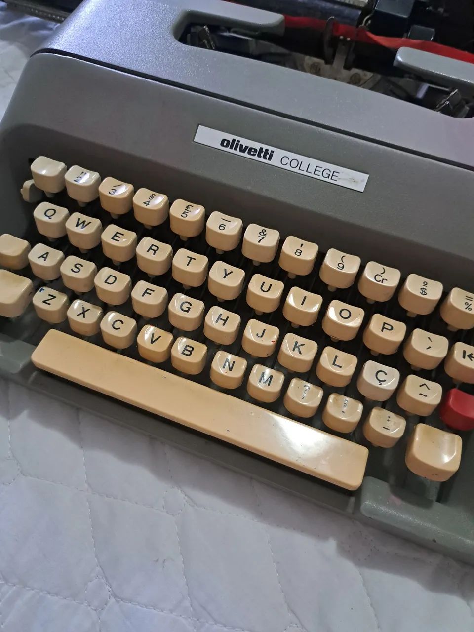 Maquina de Datilografia Olivetti College - Foto 2