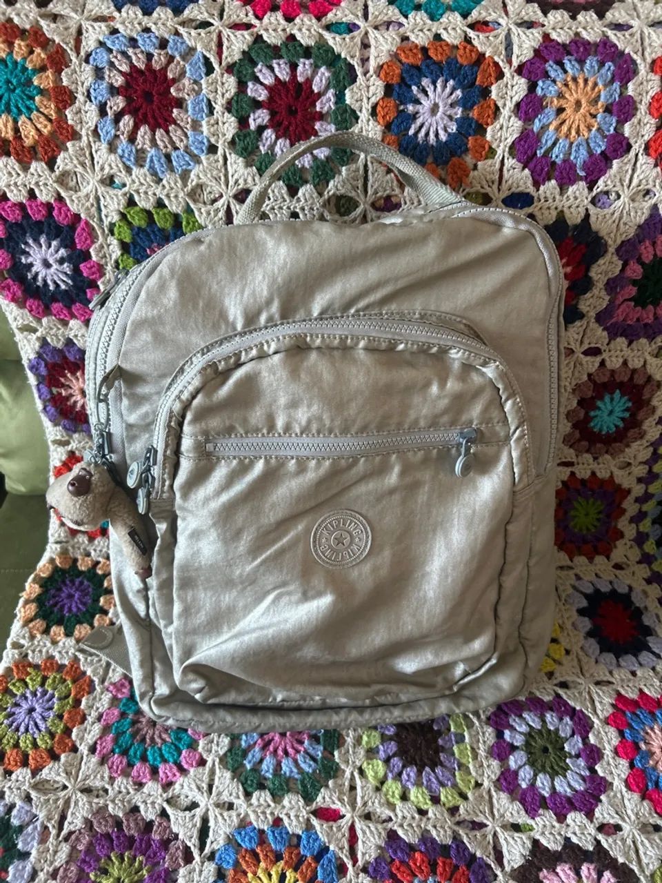 Mochila Kipling original dourada
