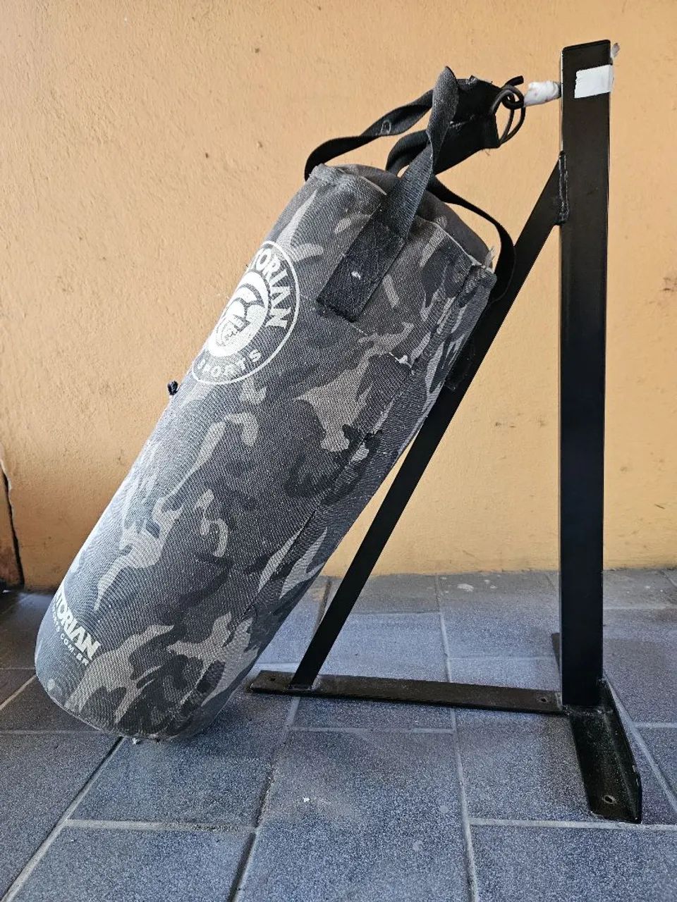 Vendo saco de boxe com braço  - Foto 5