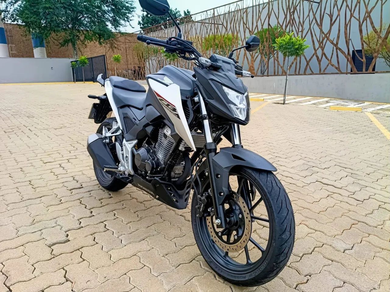 CB 300 - Foto 3