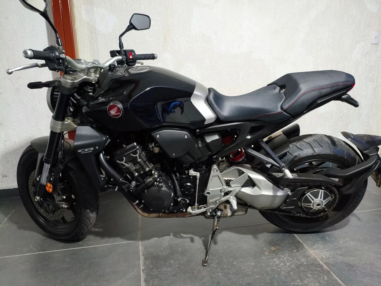 CB 1000 muito nova - Foto 4
