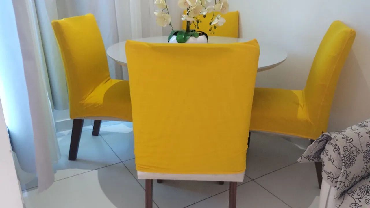Vendo mesa com 4 cadeiras em ótimo estado  - Foto 5