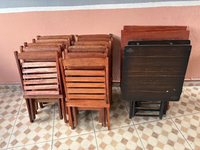 Mesas com cadeiras 