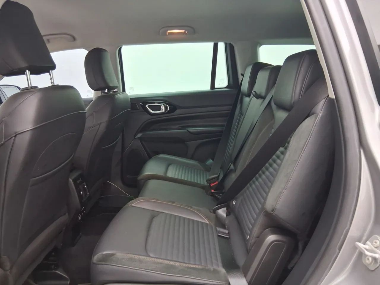 Jeep Commander Limited T270 1.3 TB Flex Aut., foto 17 de 18
