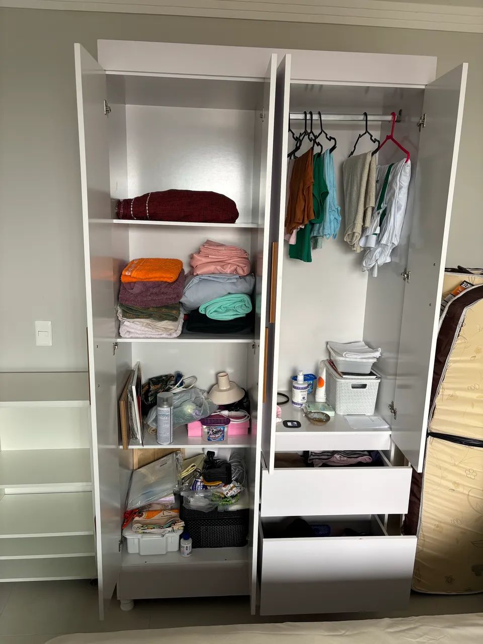 Guarda roupa pequeno - Foto 2