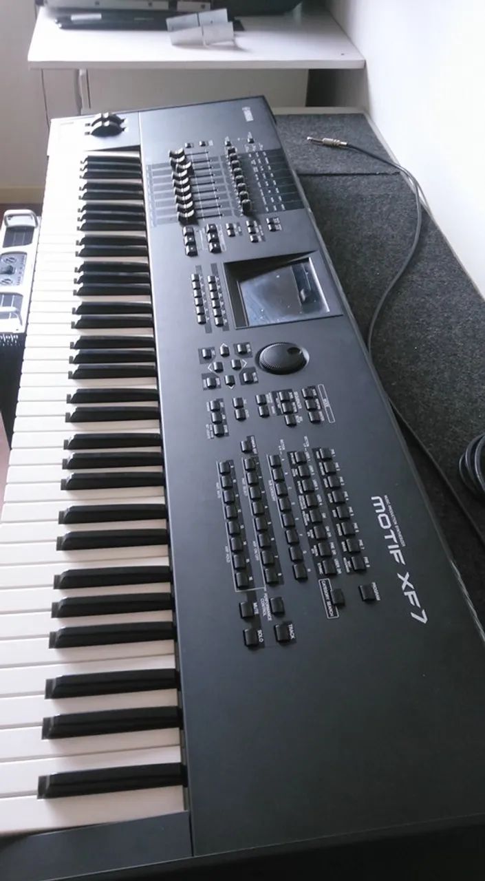 Yamaha  MOTIF XF7 - Foto 2