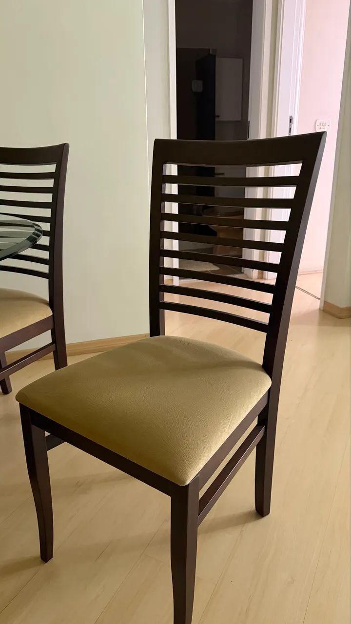 Conjunto de mesa com 4 cadeiras - Foto 3