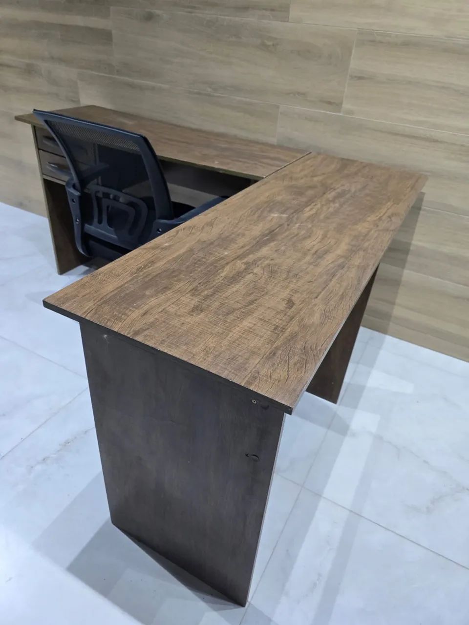 Mesa em L com cadeira - Foto 2