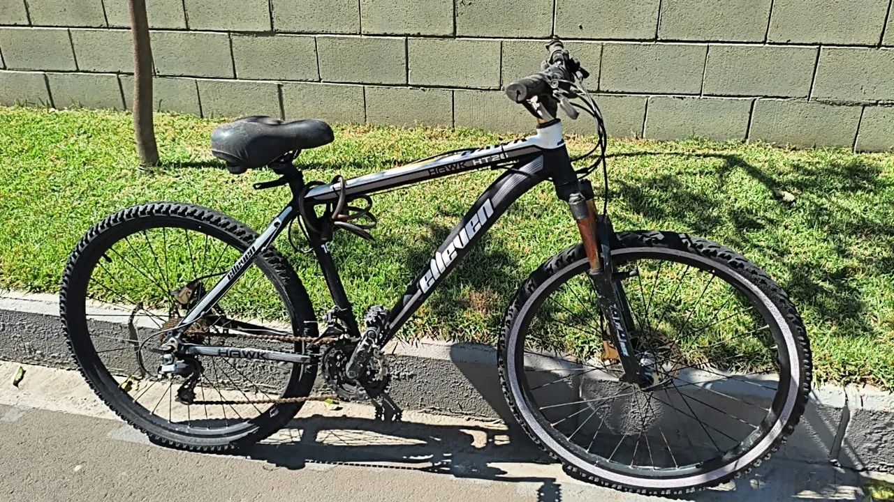 Bicicleta elleven modelo hawk ht26 aro 24