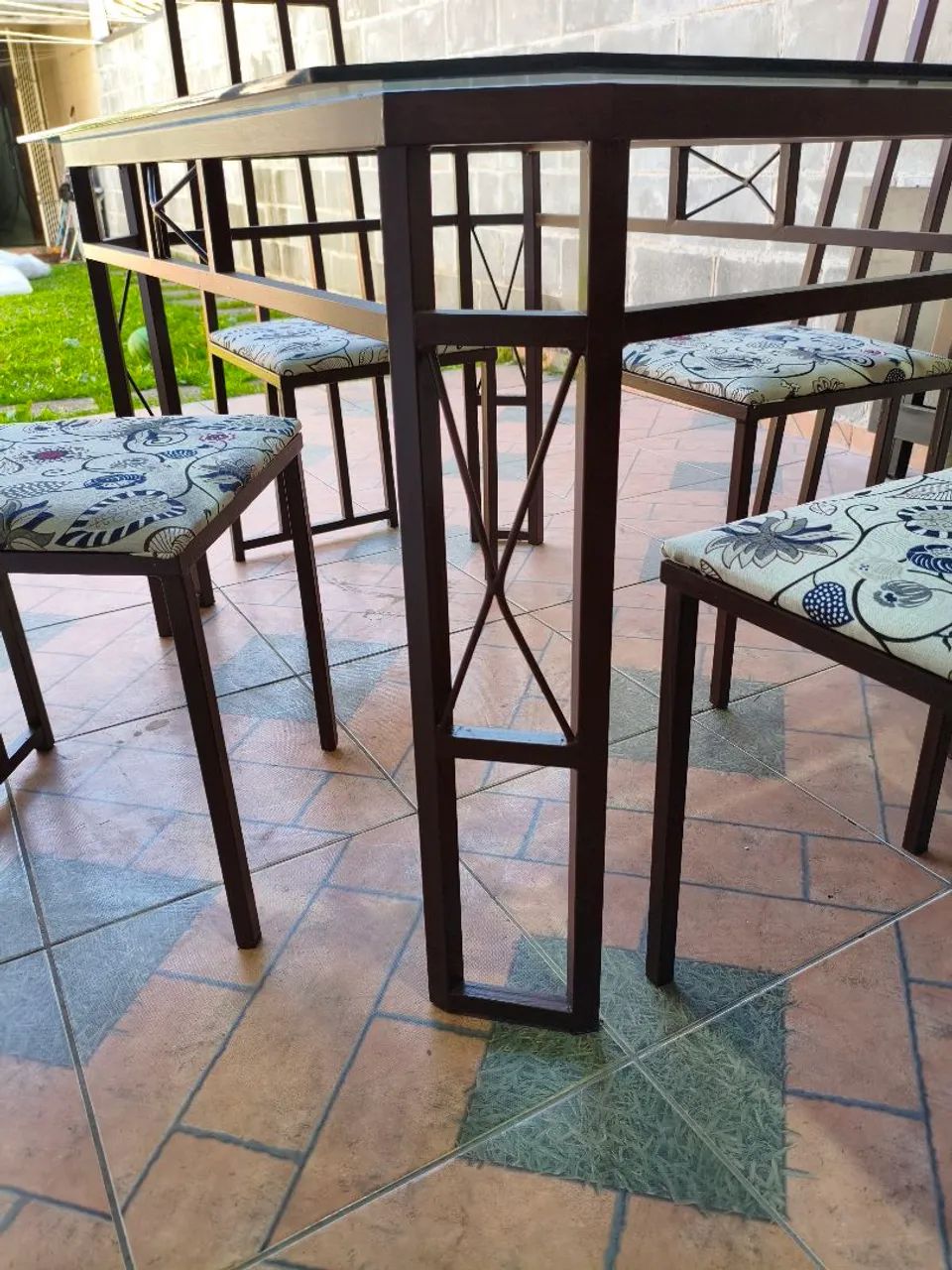 Mesa de ferro com 4 cadeiras  - Foto 5