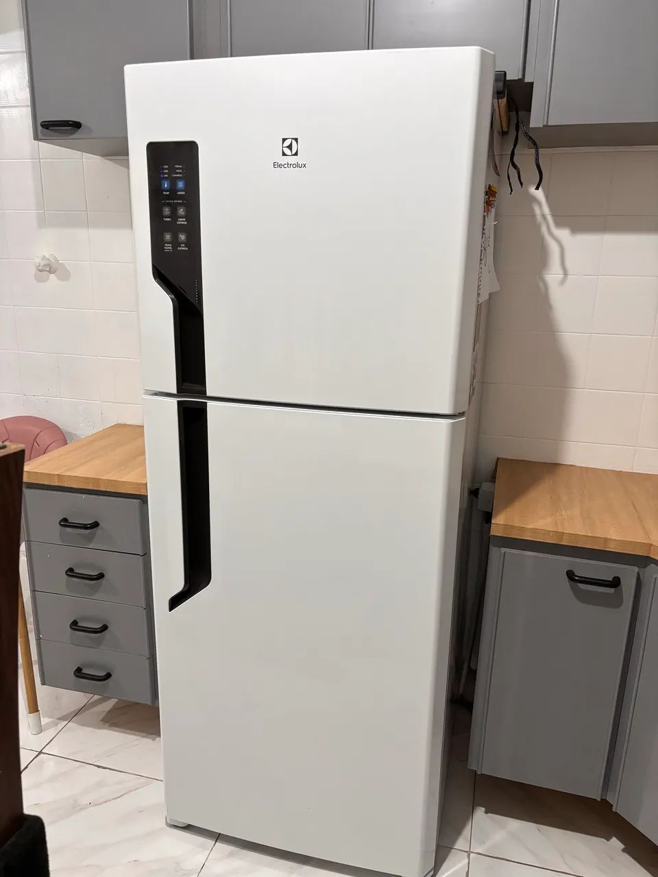 Geladeira Eletrolux semi nova