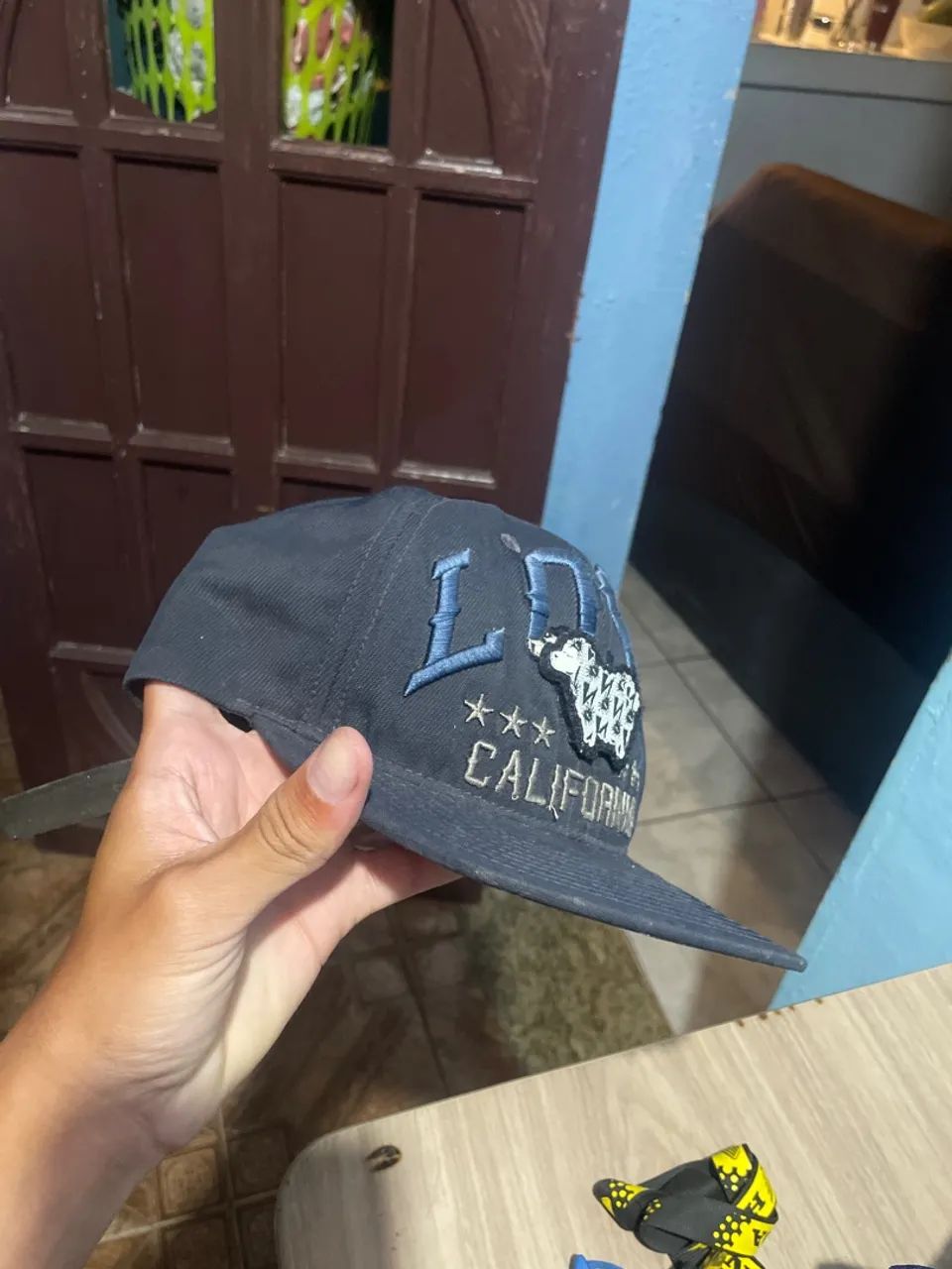 VENDO BONÉ DA LOST RELÍQUIA PREÇO DE DESAPEGO  - Foto 4