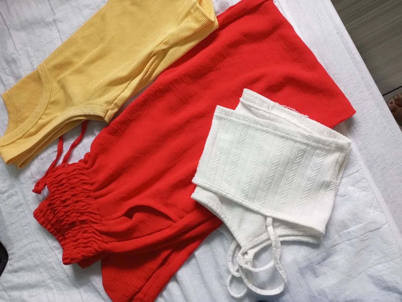 20 Blusinhas Femininas Variadas - Tamanhos P e M - Foto 3