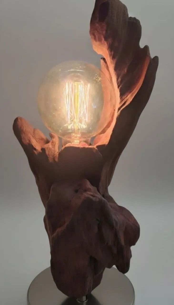 Luminária de mesa rústica em madeira  - Foto 5