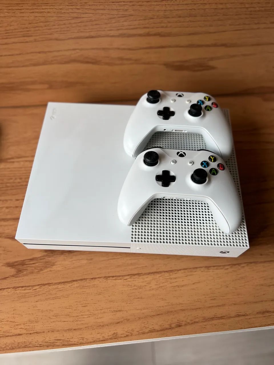 Xbox One S + 2 Controles
